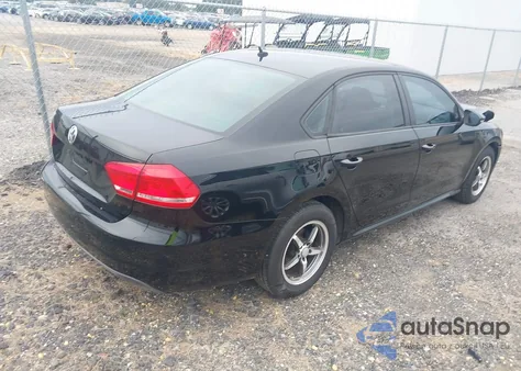 2012 Volkswagen Passat 2.5L S z USA, uszkodzony, nr VIN 1VWAP7A32CC041117